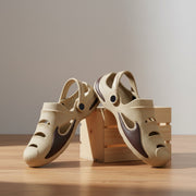 Smoothlite Painted-Heel Comfort Clogs for men in Beige, image 7
