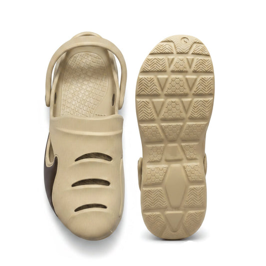 Smoothlite Painted-Heel Comfort Clogs for men in Beige, image 2