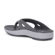 Smoothlite Everyday Cushioned Flip-Flops for men in Dark Grey, image 2