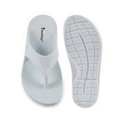 Smoothlite Everyday Cushioned Flip-Flops for men in White, image 3