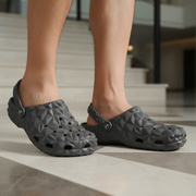 Smoothlite Diamond-Cut Ventilated Clogs for men in Dark Grey, image 6