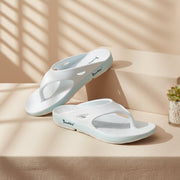 Smoothlite Everyday Cushioned Flip-Flops for men in White, image 7
