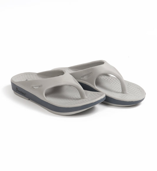 Smoothlite Everyday Cushioned Flip-Flops for men in Light Grey, image 2