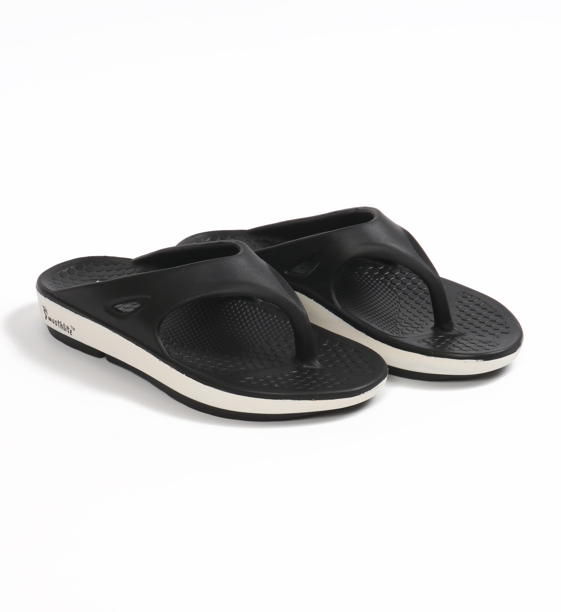 Smoothlite Everyday Cushioned Flip-Flops for men in Black, image 4