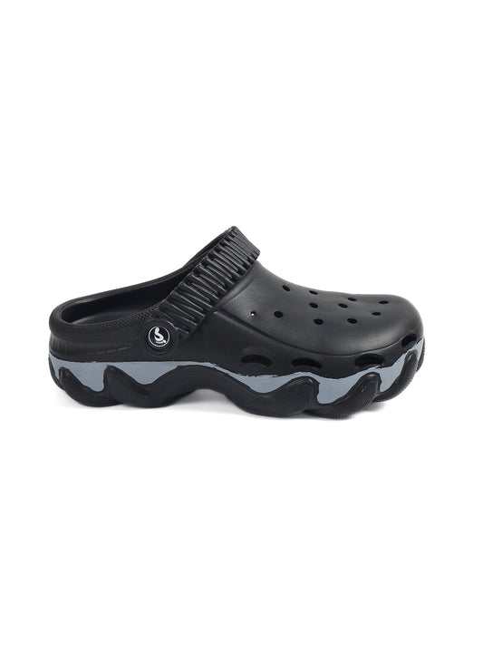 Smoothlite Chunky Painted-Sole Clogs for men in Black, image 2