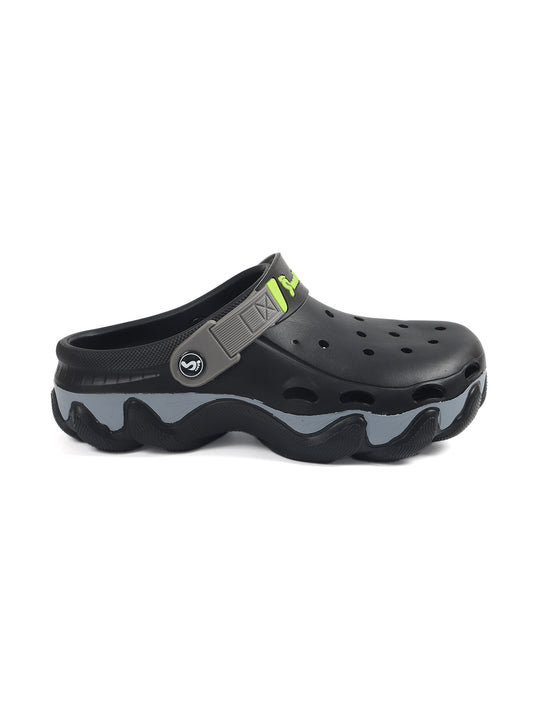 Smoothlite Chunky Painted-Sole Clogs with Contrast Strap for men in Black, image 2