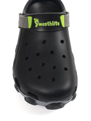Smoothlite Chunky Painted-Sole Clogs with Contrast Strap for men in Black, image 3