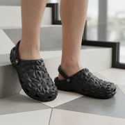 Smoothlite Diamond-Cut Ventilated Clogs for men in Black, image 7